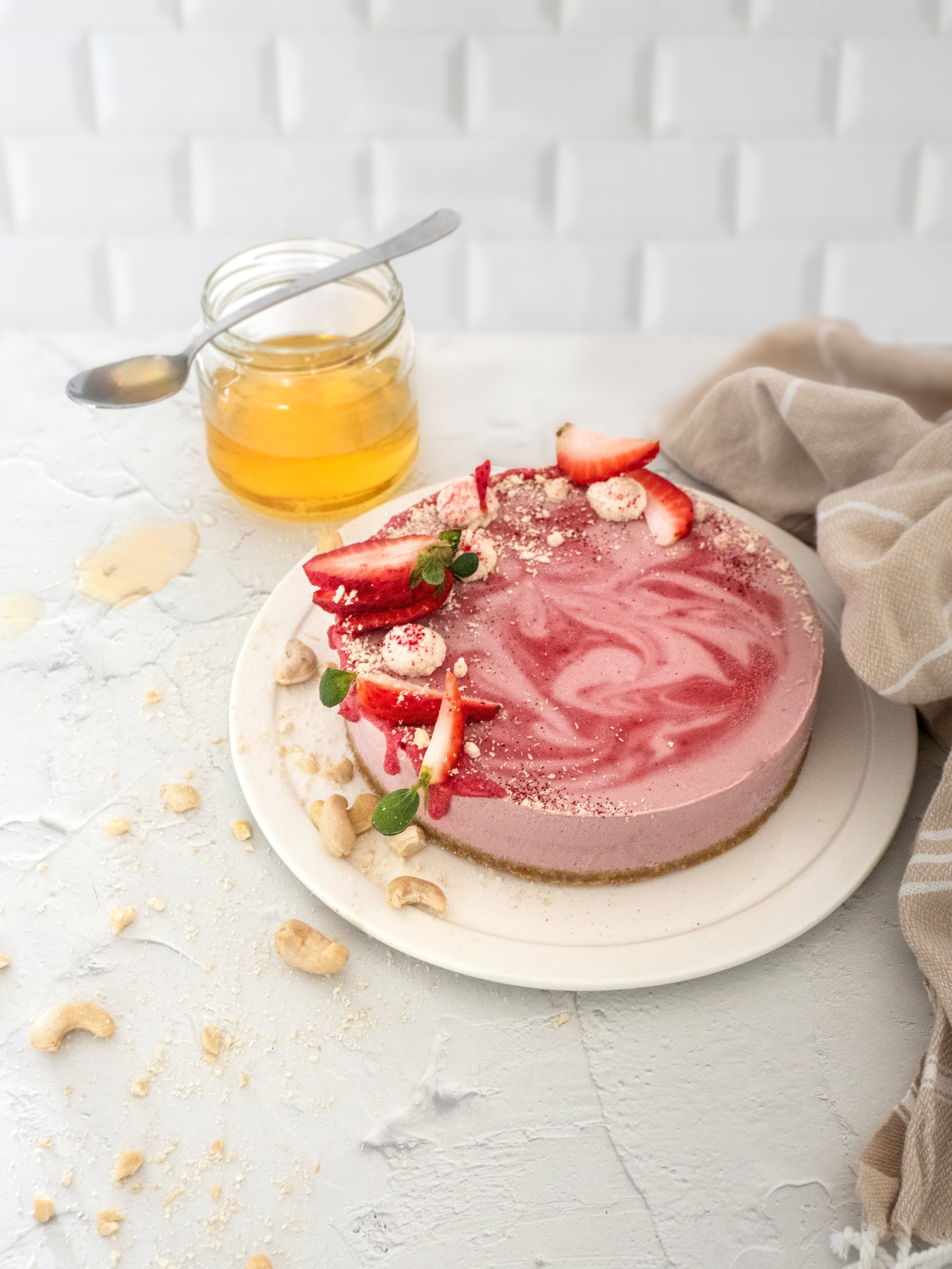 Strawberry raw vegan cake