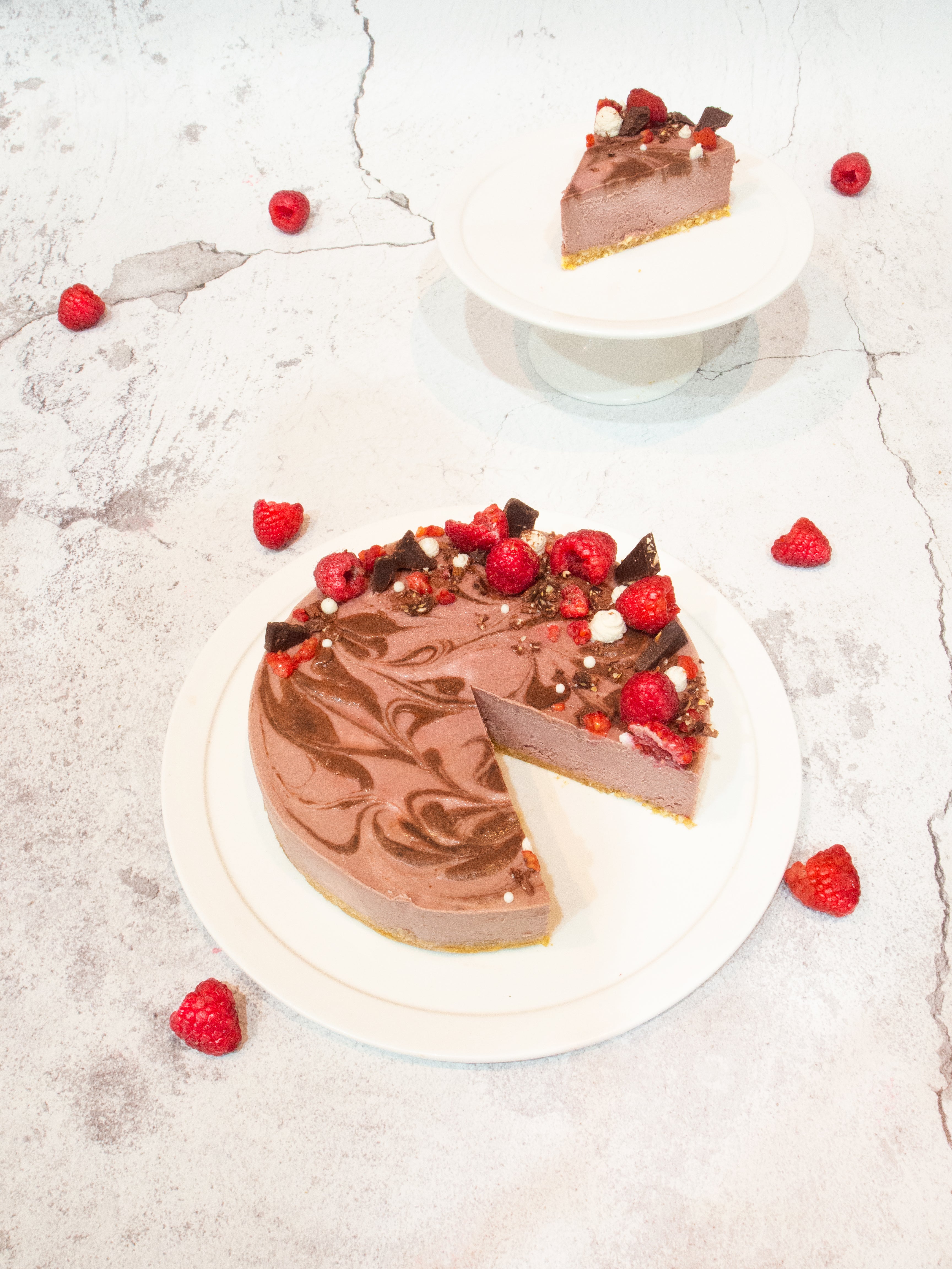 Choco raspberry raw vegan organic gluten-free cake / refined sugar-free –  Rawesome
